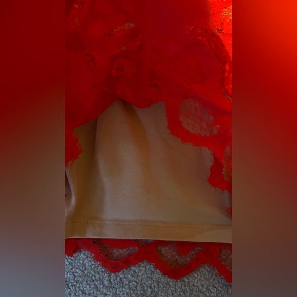 NEW Fitted Knee Length Bright Red Lace Dress in Size 6. Never worn. - Picture 7 of 9